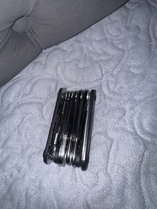 Продаю мультитул для велика