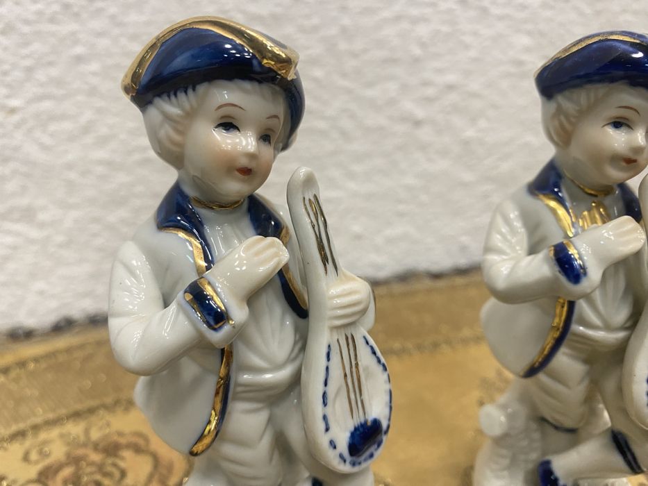 Немски порцеланови фигури с маркировка