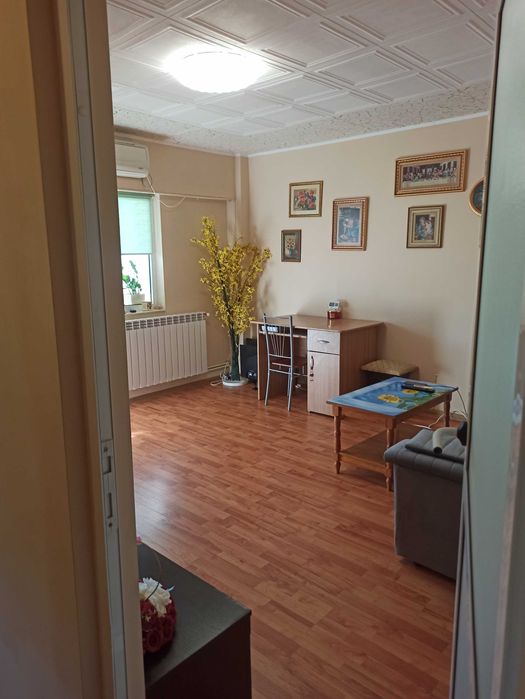Garsonieră spațioasă și bine compartimentată