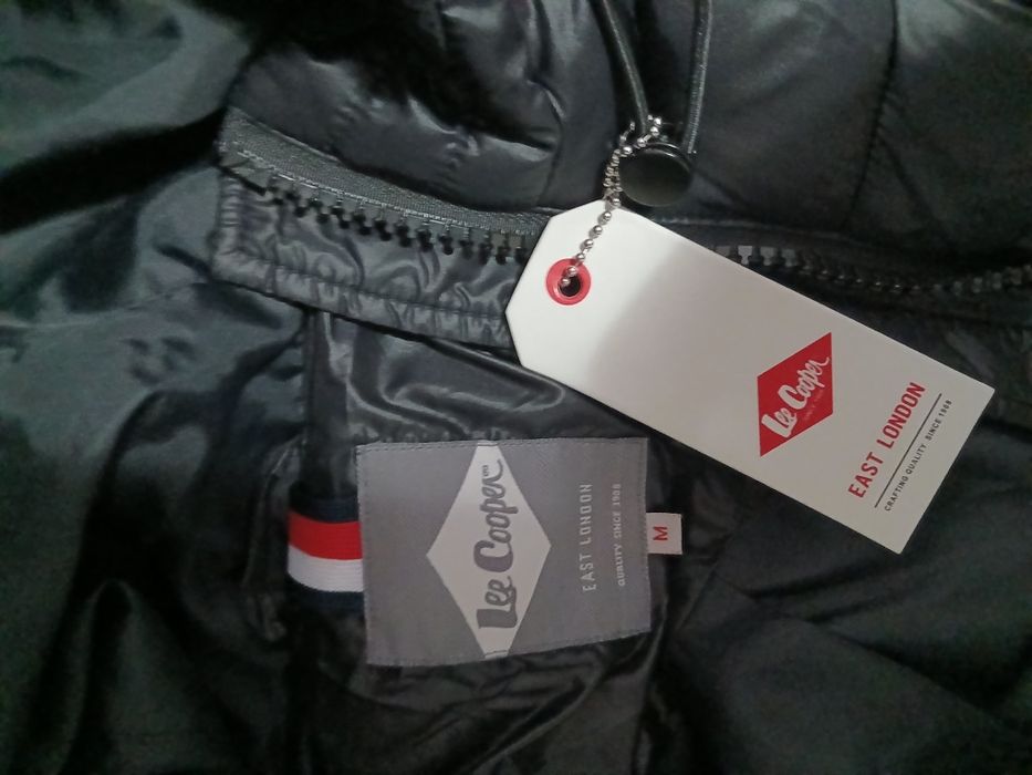 Vând geaca Lee Cooper