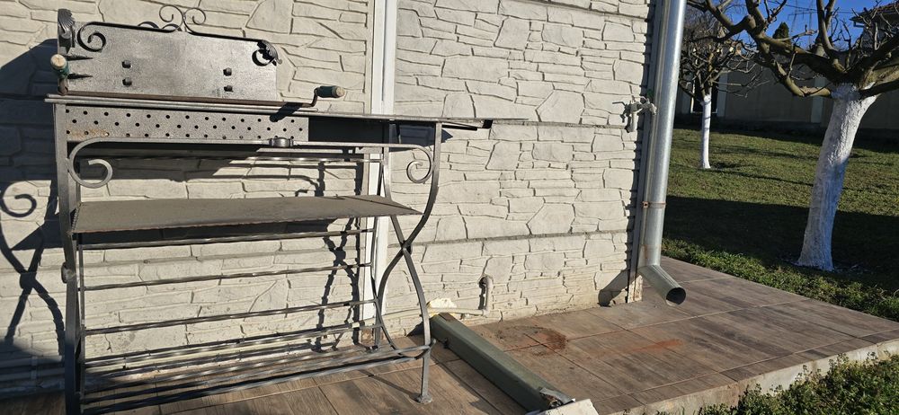 Продавам барбекю