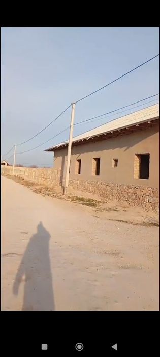 Ховли   сотилади