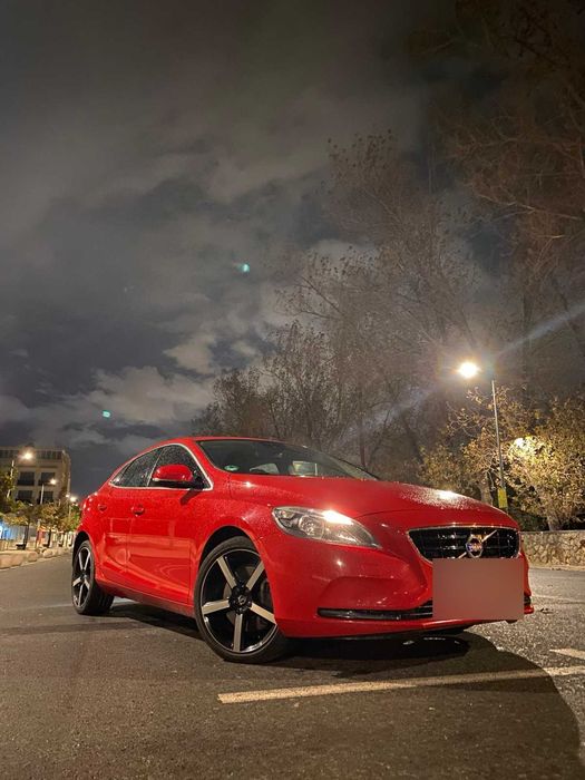VOLVO V40 2015 — imagine 1