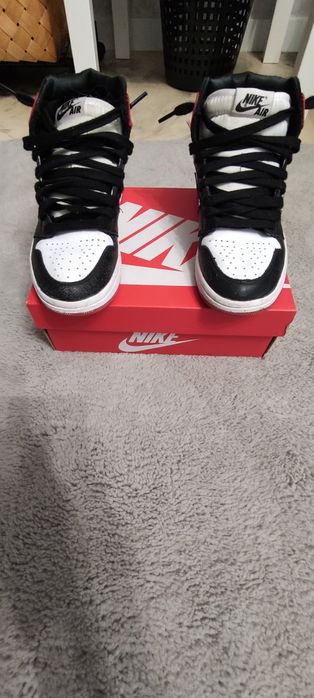 Jordan 1 Satin black toe