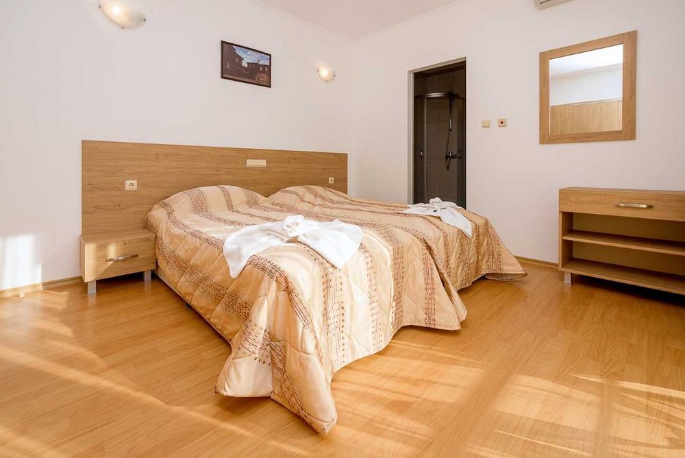 Дава се под наем Тристаен апартамент в Несебър - 97 кв.м за 1260 € - Снимка #1