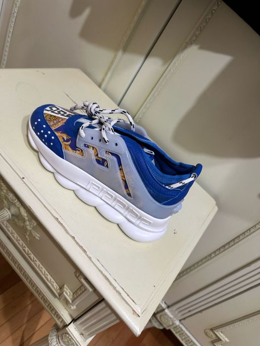 Versace chain reaction