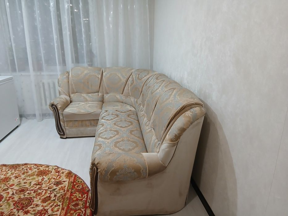 Продам диван угловой