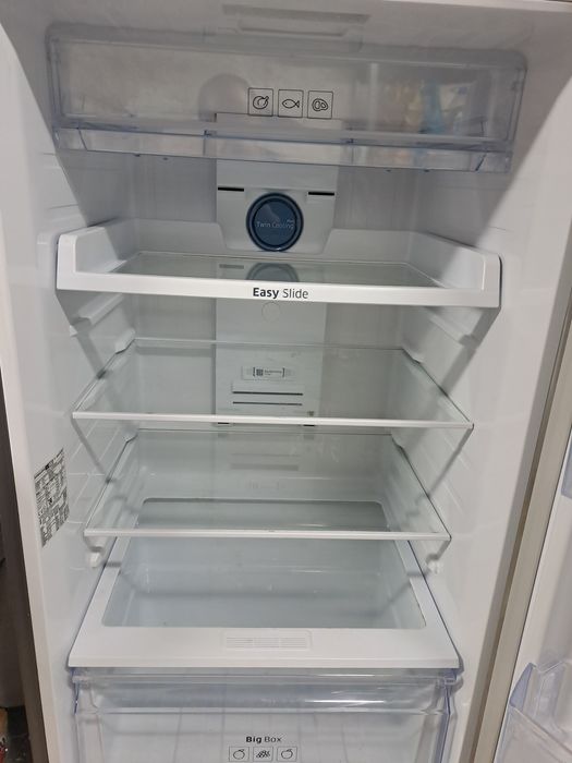 Хладилник самсунг