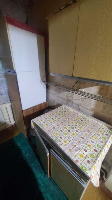 Kuxonniy shkaf sotiladi