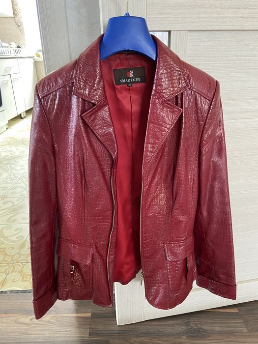 Кожанный куртка сатылады!