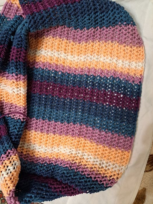 Ръчно изплетени шалове различни цветове и материи