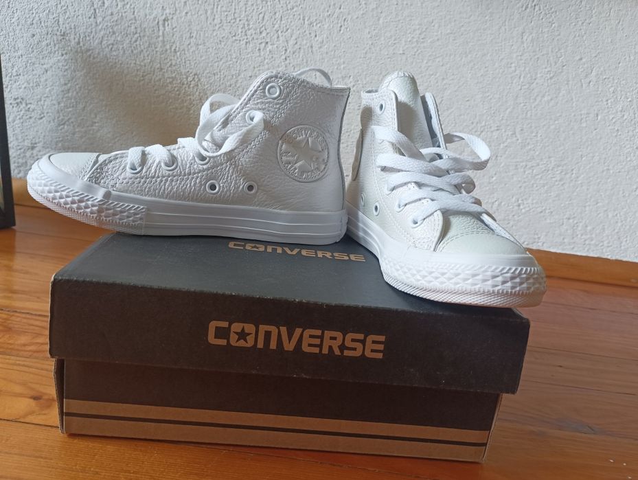 Кецове Converse и сандали Matstar