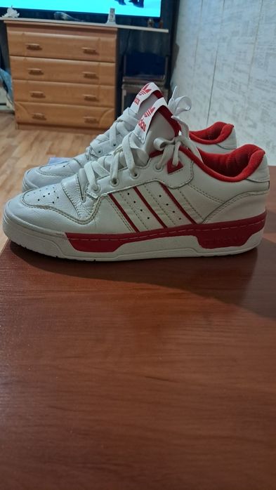 Продам кроссовки!