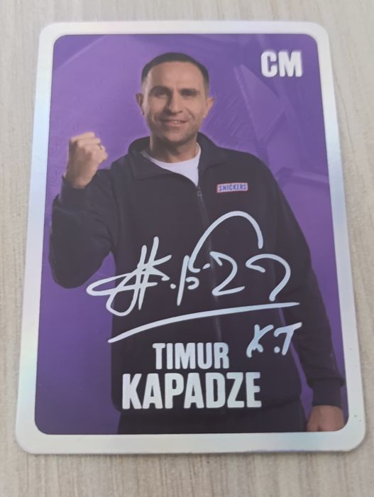 Temur Kapadze haqiqiy avtografi tushirilgan kolleksiya kartochkasi