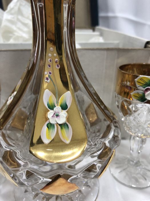 Сотилади богема графин 6 рюмкаси билан