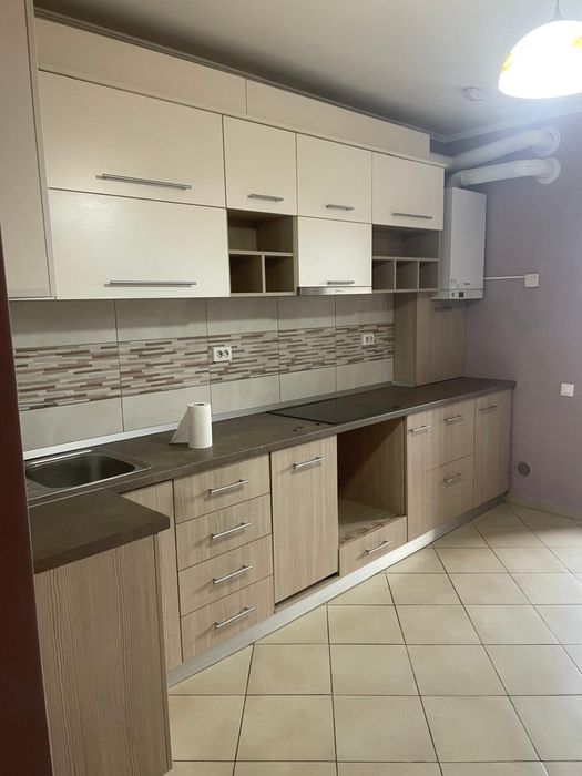 Vand mobila de bucatarie impecabila