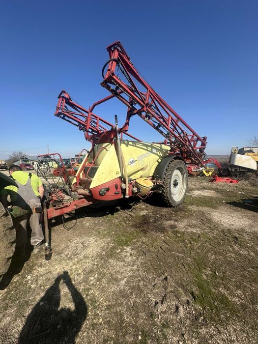 Прикачна пръскачка Hardi Navigator 3000 2011г.