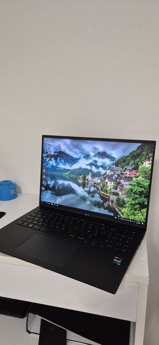 LG GRAM  i7 Generatia 12 16GB RAM 1TB SSD
