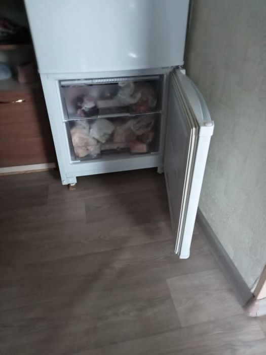 Продам холодильник