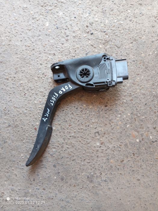 Продавам потенциометър на газта за ford fiesta седма генерация 08-12 г