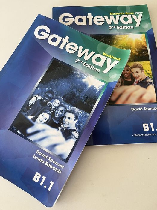 Учебник и учебна тетрадка по английски за 11 и 12 клас