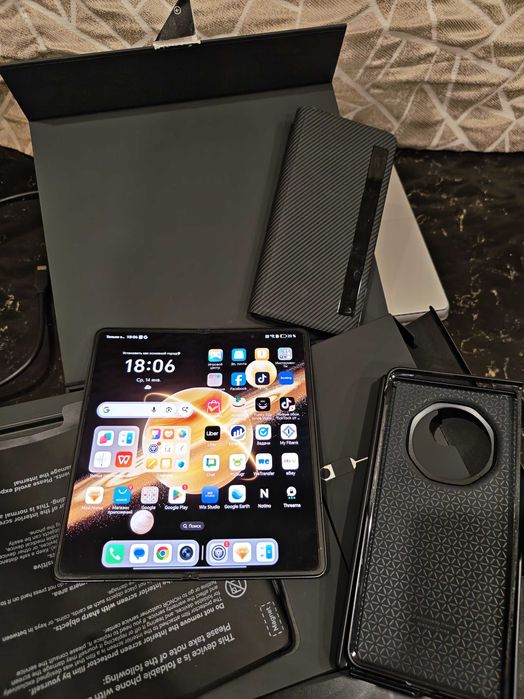 Honor Мagic V3 - В ГАРАНЦИЯ - Перфектно състояние.