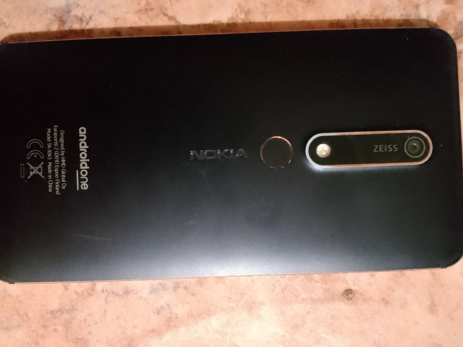 Продам телефон срочно