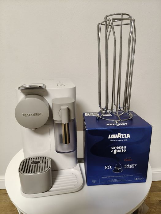 Aparat de Cafea / Espressor cu Capsule Nespresso by De’Longhi Lattissi