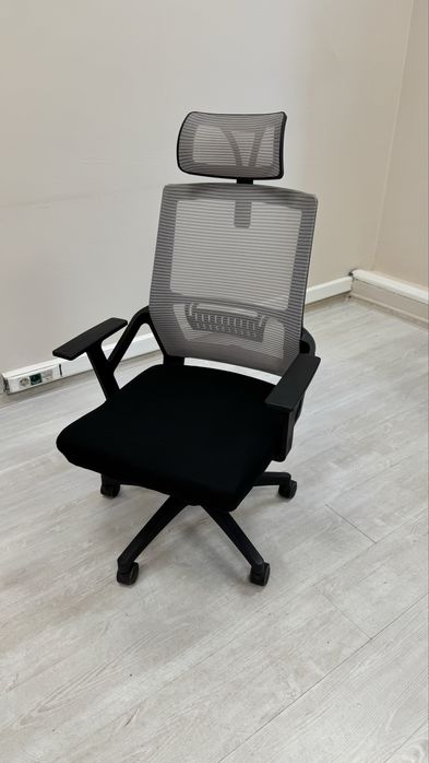 Кресло офисное для персонала