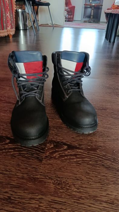 Ghete de iarna Tommy Hilfiger marimea 42