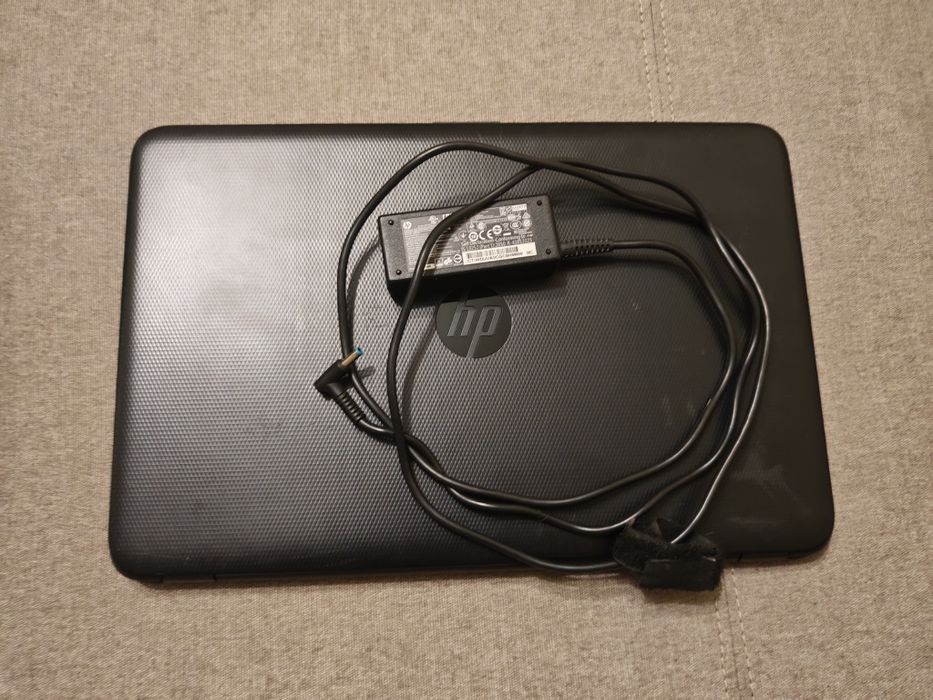 Продавам два лаптопа Acer и Hp за  части или за ремонт.Hp - работи.