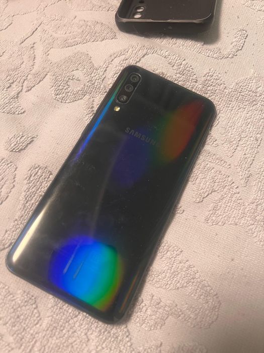 Продам Samsung A50
