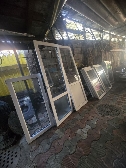 Geam termopan făra toc 120 și două usi. 250 bucata pe ușă. .ron