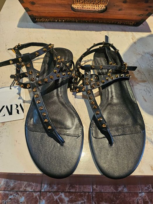Нови!Zara GOLD сандали 36 номер
