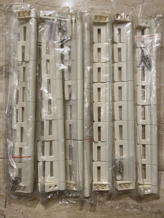 Закачалка за колани- - монтира се в гардероб