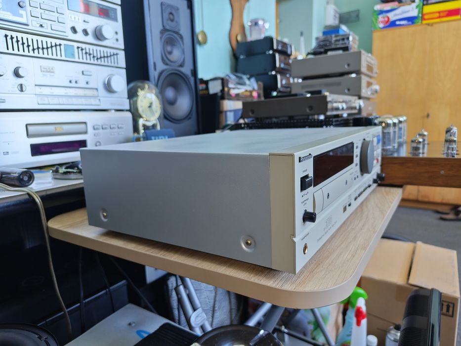 Vând Dat profesional Panasonic