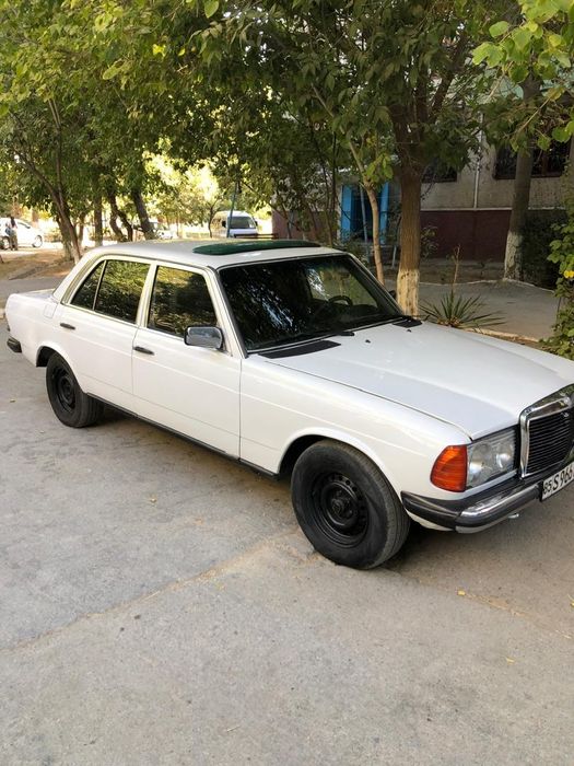 Легендарный мерседес с прицепом