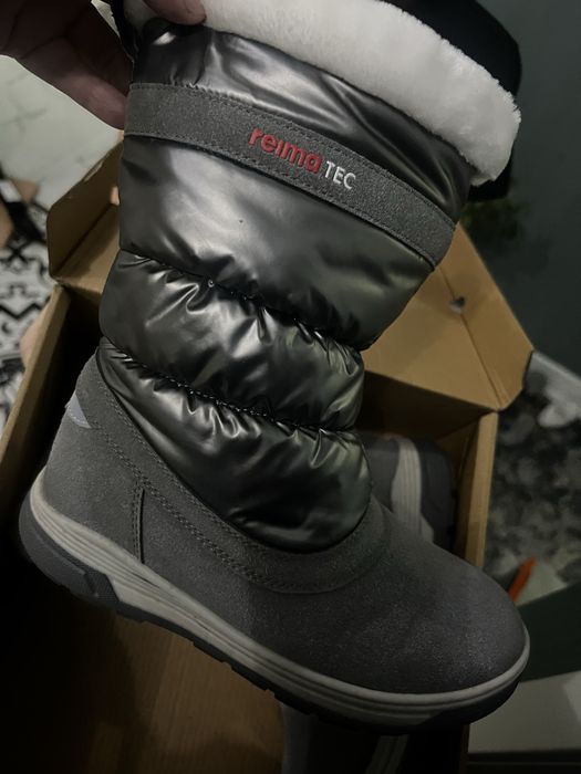 Продам детскую обувь