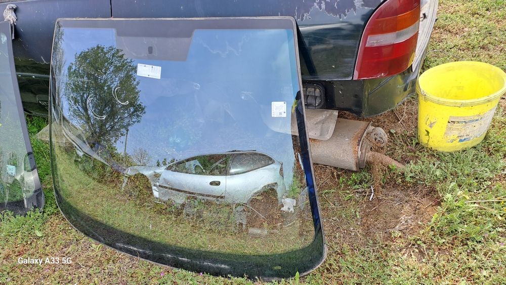 Предно (челно) стъкло за Peugeot 206 CC/ Пежо 206 ЦЦ 2000-2008