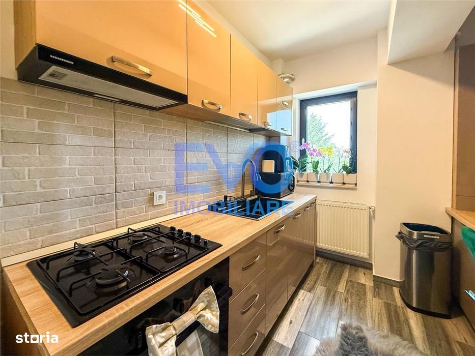 Apartament cu 2 camere, etajul 1, decomandat, geam la baie, zona Rediu