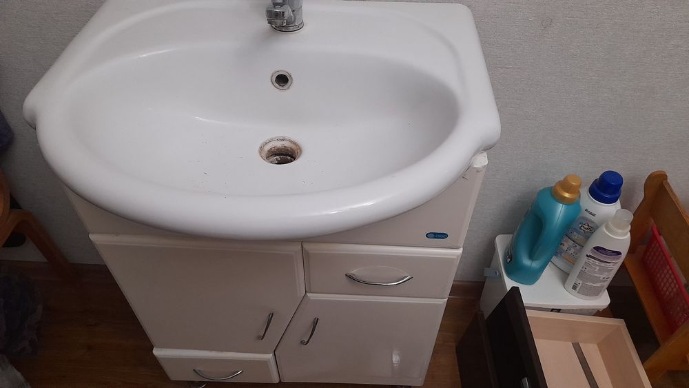 Раковина с тумбой