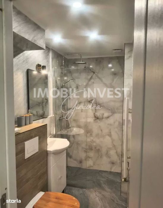 Garsoniera de vanzare, balcon si boxa la subsol – Tolstoi, 48.000 Eu