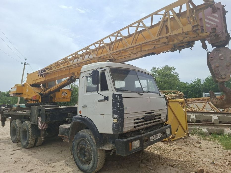 Avtokran Kamaz sotiladi