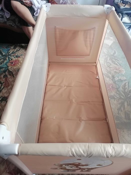 Бебешка кошара. Не употребявана. Лесно преносима.