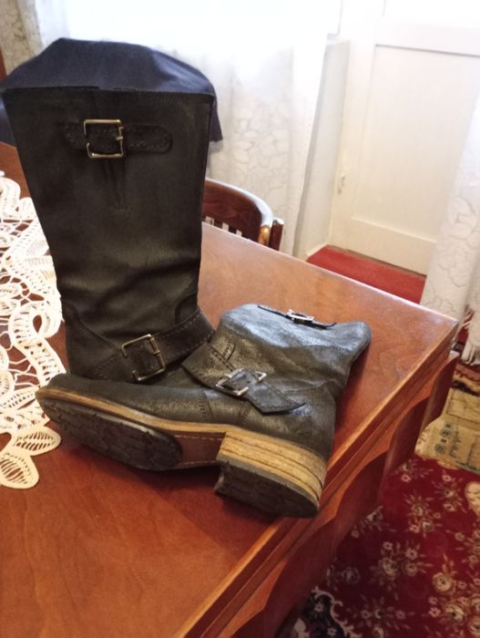 Cizme de piele , mărimea 36