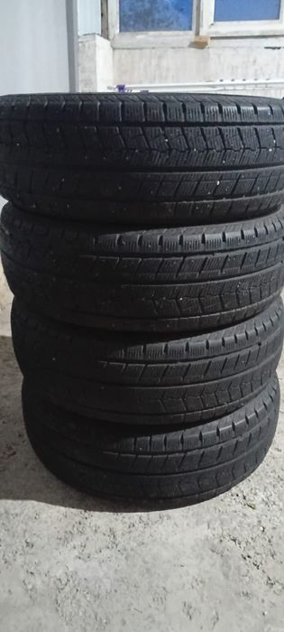 Продам 205/60R16 зимние шины
