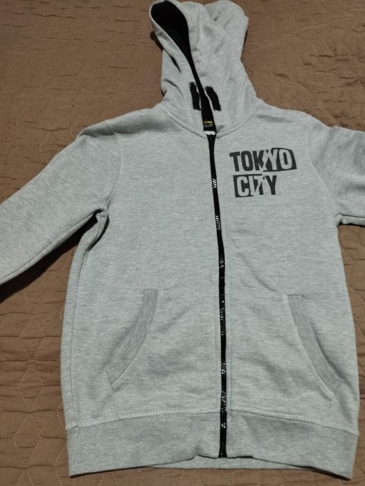 Три броя  детски суичъри