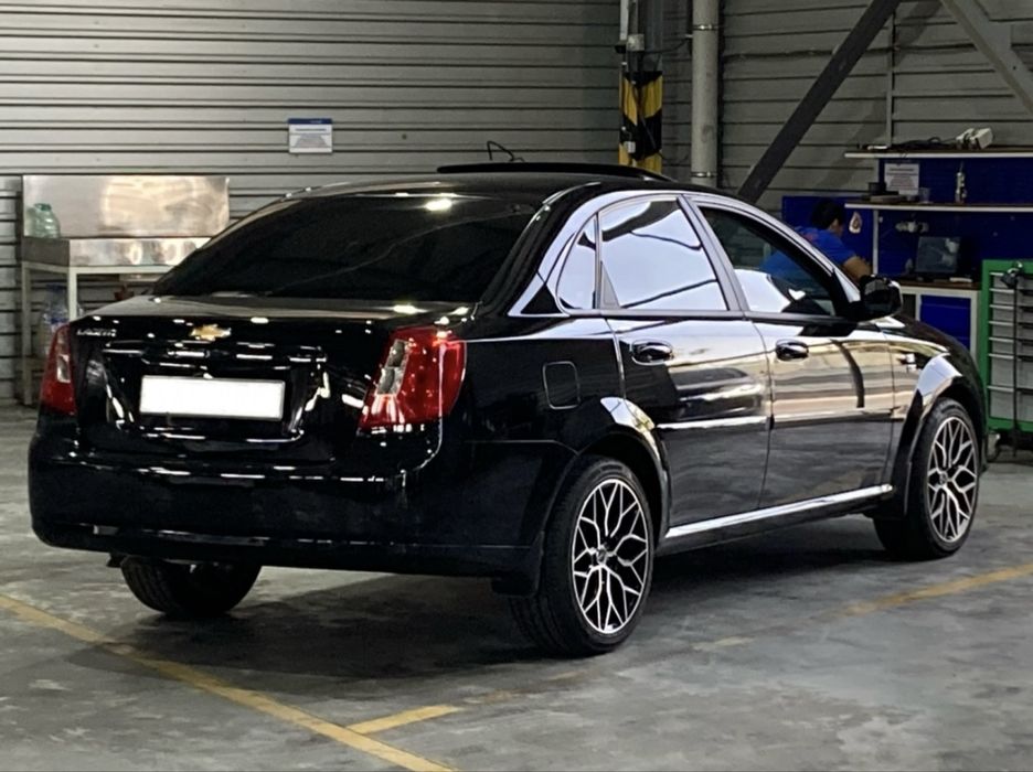 Комплект диск+баллон Vossen R17 Gentra учун