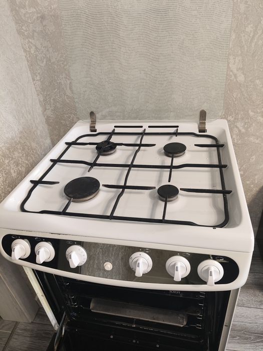 Продам газовую плиту Kaiser б/у