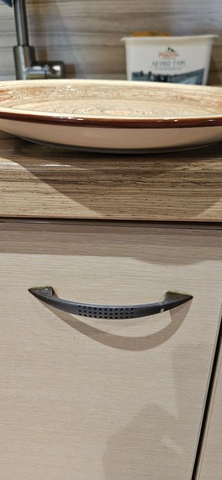 Сервиз от нови керамични чинии